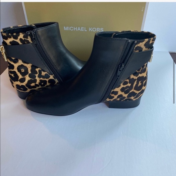 Michael Kors MIRA  Bootie Black Leopard size 8 - Picture 9 of 11